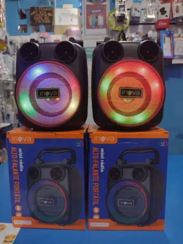 Caixinha de som com RGB inova