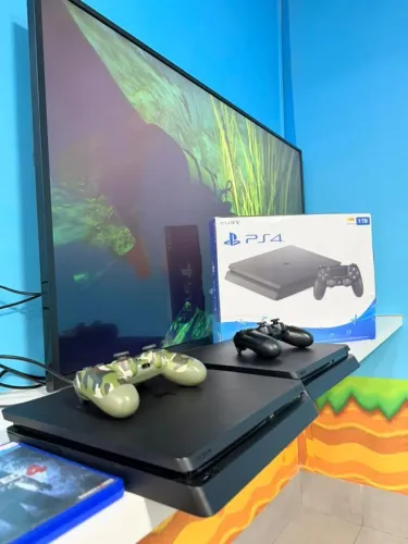 Ps4 Slim de 500gb seminovo R$1399,00