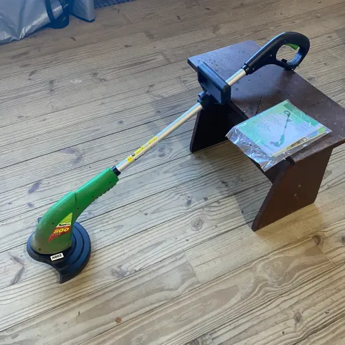 Aparador de Grama Trapp 800 elétrico máquina cortar grama semi nova