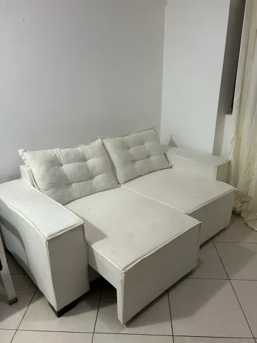 Sofá retrátil branco 