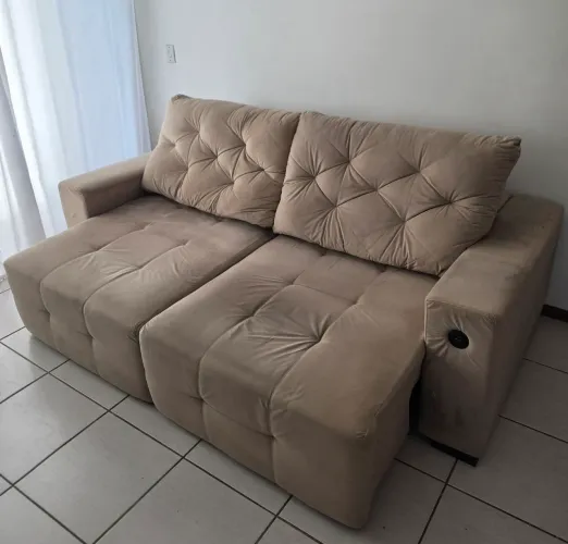 Sofá Retrátil e Reclinável Bege, Muito Confortável, Ótimo Estado