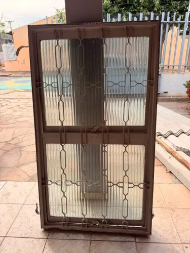 Janela de ferro 