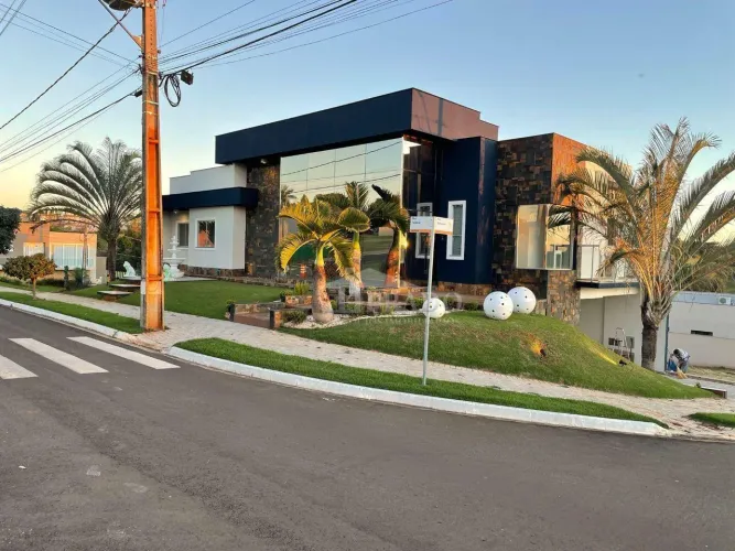Casa com 4 dormitórios à venda, 311 m² por R$ 2.500.000,00 - Condomínio Royal Boulevard -