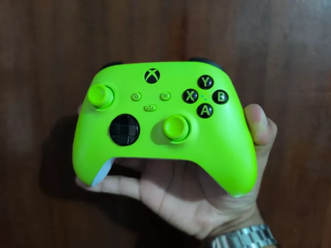 Controle Xbox Series S/X Eletric Volt Original - Impecável