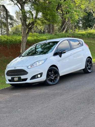 Ford Fiesta 1.6 16V Flex Aut. 5P 2015