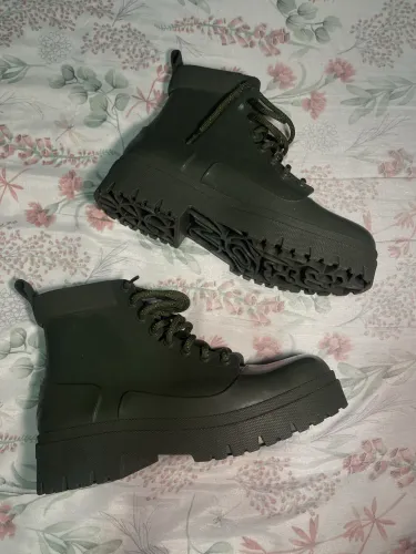 Bota verde feminina