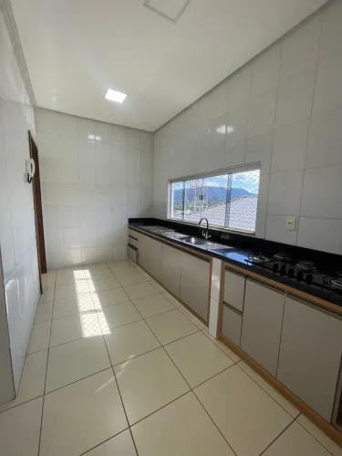 ALUGA-SE apartamento próximo à portaria da vale 