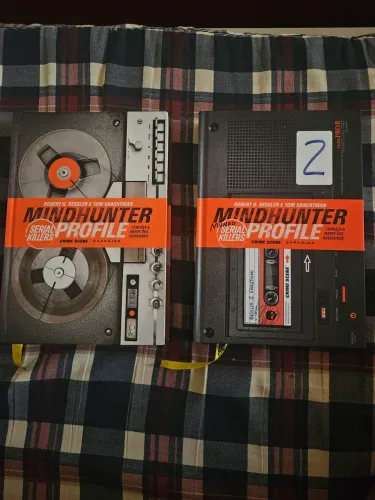 Vendo livros MindHunter Profile - edição 1 e 2
