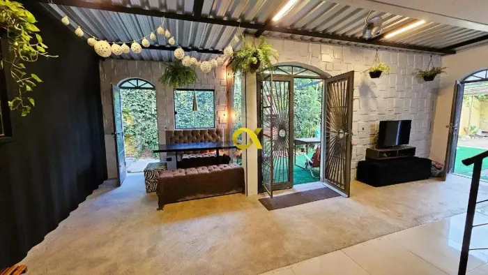Casa Container com piscina e área gourmet na dois córregos em Piracicaba/SP