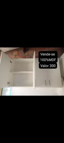 Vende-se este armário grande de 2 portas de MDF