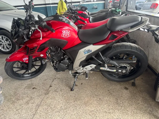 Fazer 250 2022 financiada