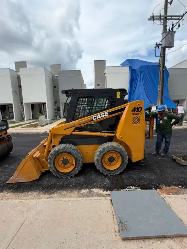 Aluguel mini carregadeira/bobcat case 410