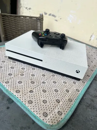 Xbox One S 1TB Branco - Pouco Uso + 1 Controles - Zero Defeito