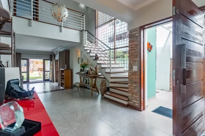 Casa para venda em Planalto Paulista com 3 quartos, sendo 3 suítes, 400m²