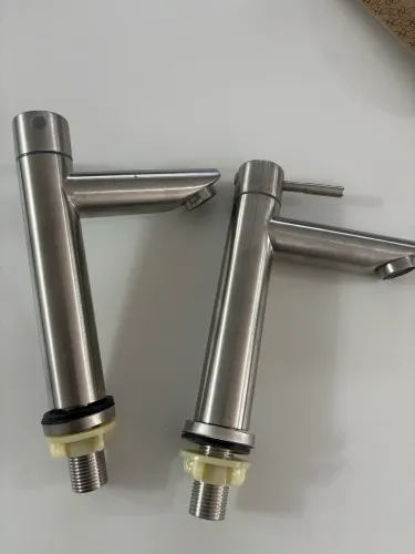 2 torneiras inox banheiro 