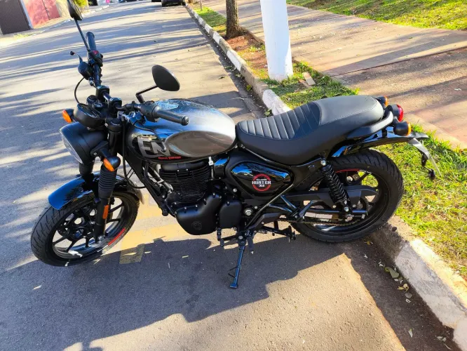 Vendo ou troco Hunter 350.