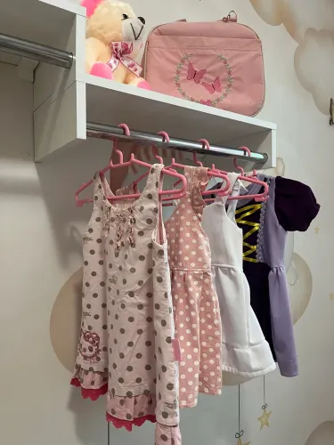 Lote com 4 vestidos infantis/recém nascido.