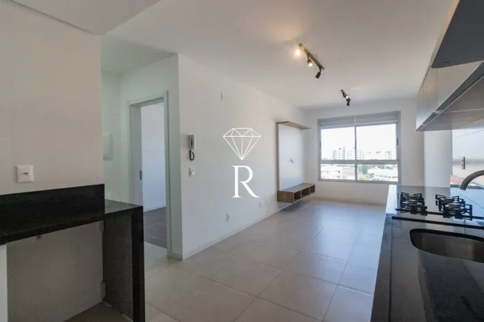 Apartamento semimobiliado 1 dormitório no Estreito, São José.