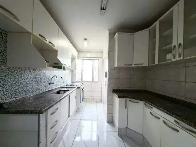 Apartamento para Locação com 75 m², 2 Dormitórios e Excelente Localização no Baeta Neves -
