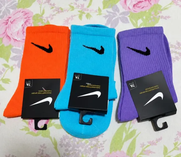 Kit com três meias NIKE