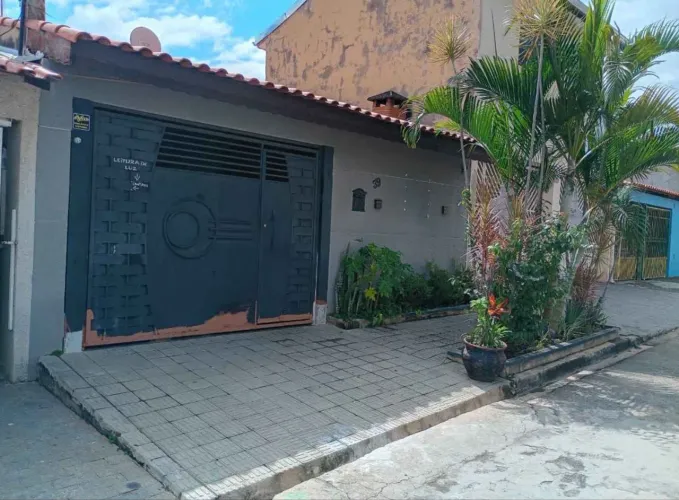Casa a Venda no Jardim das Flores Aparecidinha