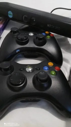 Xbox 360 2 controles 2 jogos