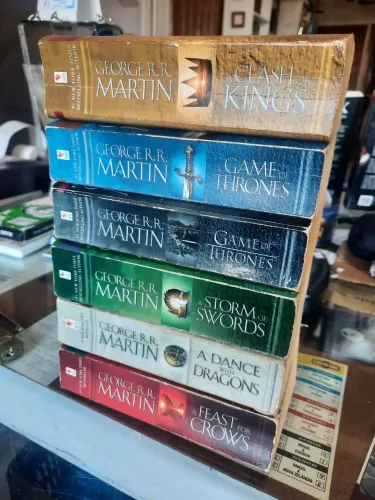 6 livros Game Of Thrones **leia a descrição**