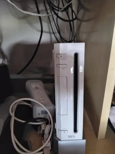 Nintendo Wii 2 controles + 2 nunchuks + cartão 128gb