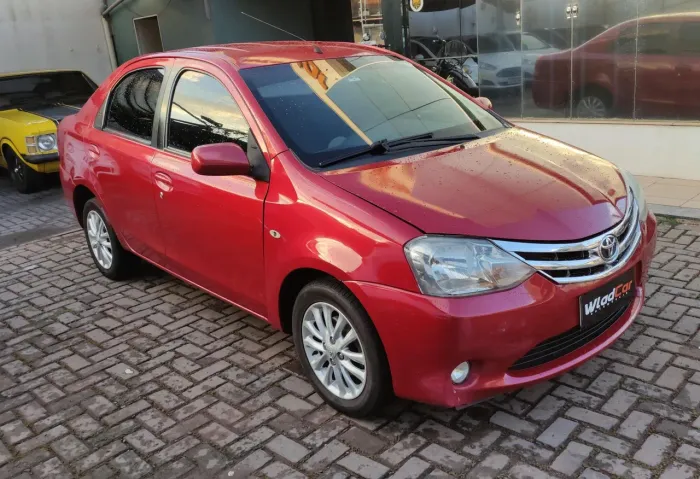 Toyota Etios XLS Sedan 1.5 Flex 16V 4P Mec. 2013