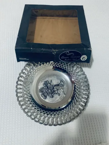 Prato Decorativo Prateado Queen Victoria Italian Silver - Carruagem Vintage
