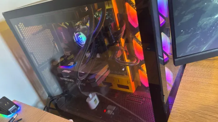Pc Gamer Cratos II - Ryzen 7 5700, RtX 5060, 16GB RAM, 1TB SSD M.2