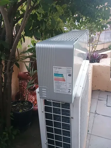 Split Brastemp 9 mil BTUs quente e frio . revisado e limpo