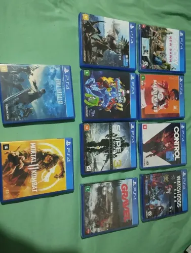 Vendo jogos ps4 em excelente estado e alguns ainda estão lacrados..