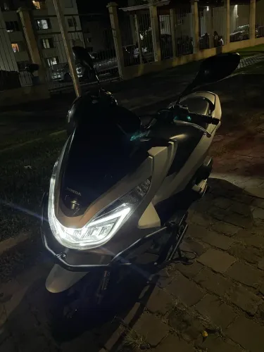 Pcx 2018 inteira.  