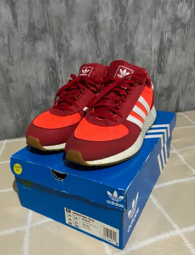 Tênis adidas marathon tech