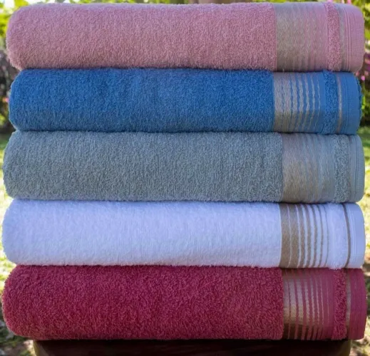 Kit com 4 toalhas de banho, 70x150cm, 100% algodão, 340 a 400 de gramatura.