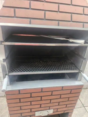 Churrasqueira de Tijolinho Completa com Grelha e Acessórios