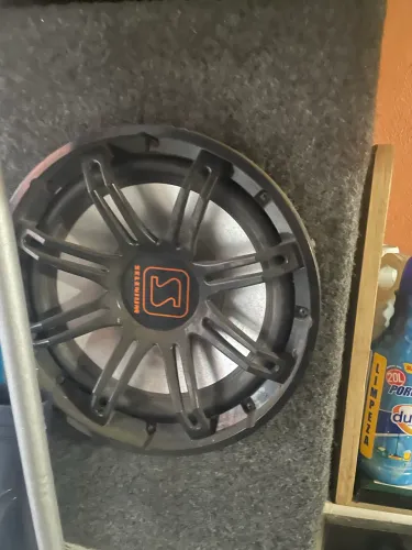 Caixa selada com subwoofer