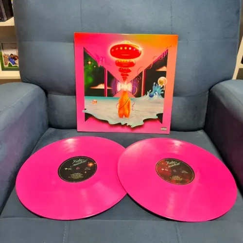 LP Vinil Kesha Rainbow (Urban Outfitters)