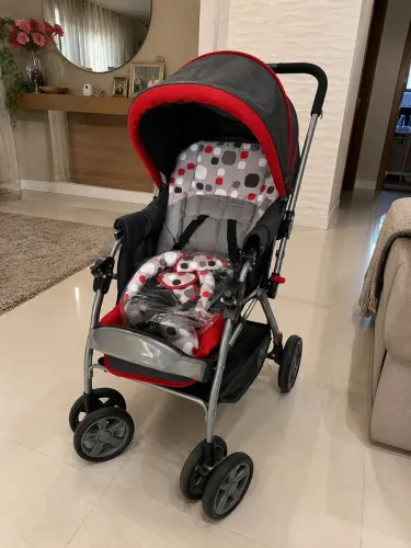 CARRINHO DE BEBÊ COSCO ?
