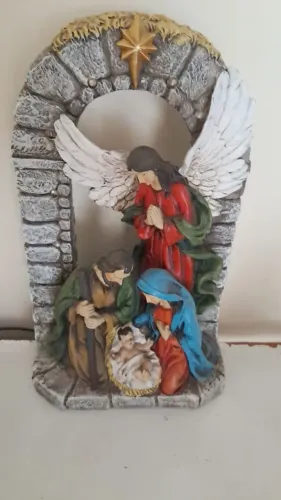 PRESÉPIO SAGRADA FAMÍLIA EM RESINA 