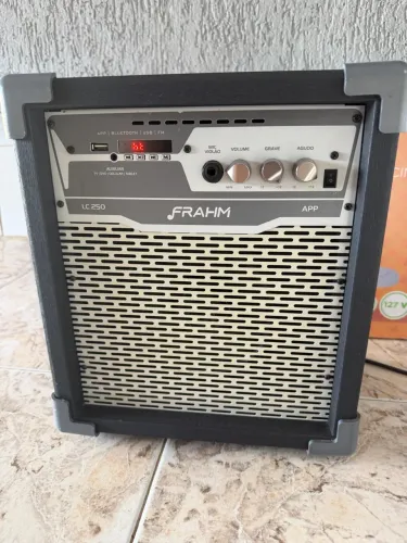 VENDO CAIXA DE SOM AMPLIFICADA FRAHM LC 250