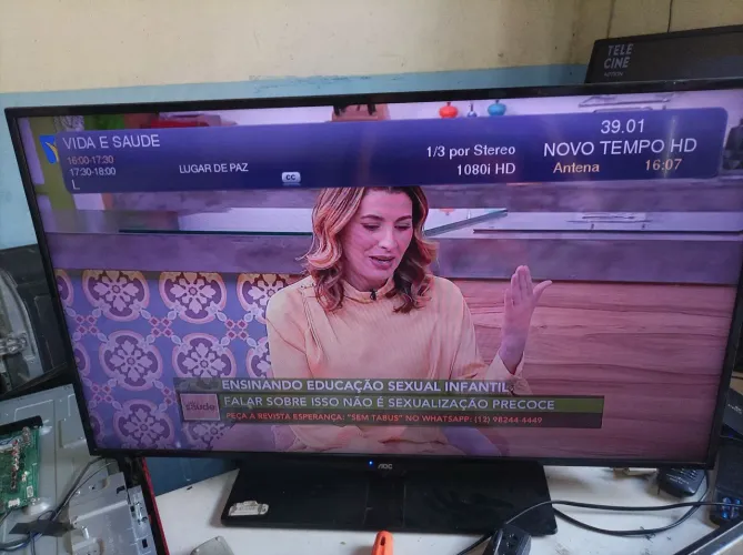 Tv AOC 40p .defeito tem hora que apaga 
