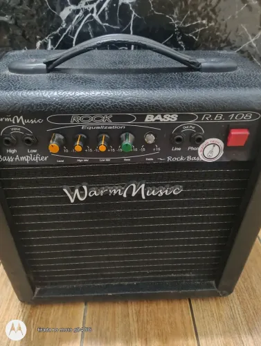 Caixa de baixo warm músico RB 108