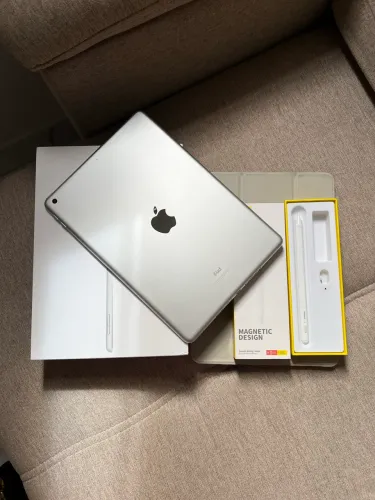 iPad 9 - 64 GB + Pencil baseus + Capa