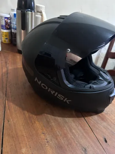 Capacete norisk, preto fosco 