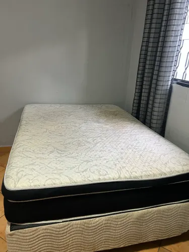 Colchão casal, faz massagem 