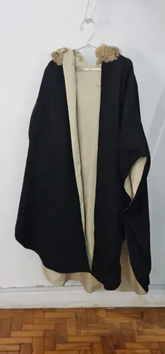 Casaco Feminino Dupla Face, com Capuz. Chic e Elegante. Super Estiloso