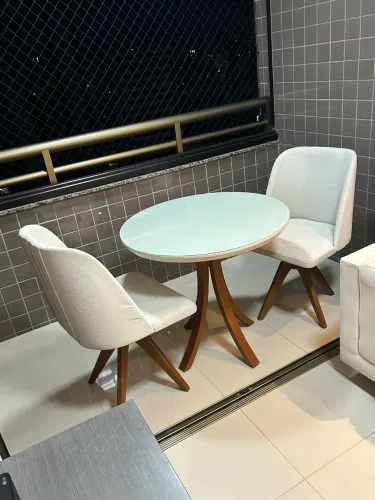 Jogo de mesa e cadeiras para varanda