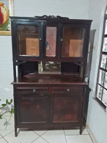 Vende-se armário cristaleira